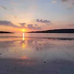 Retreats Abbys * Roundstone