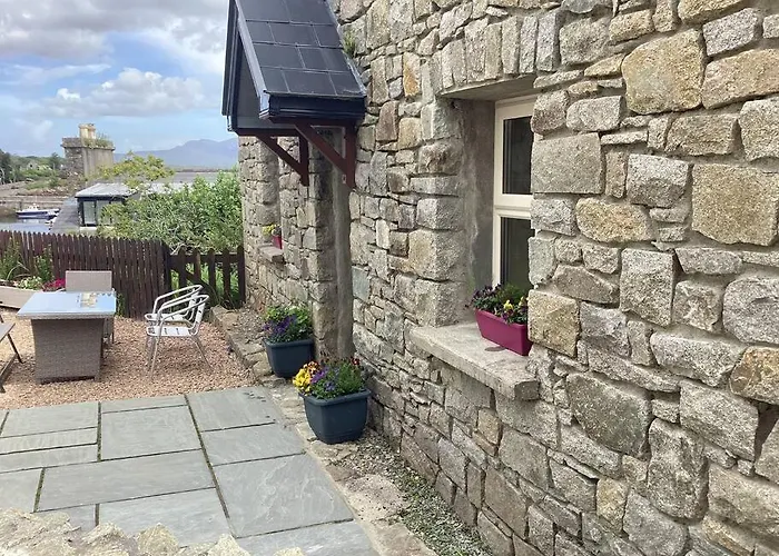 Retreats Abbys * Roundstone