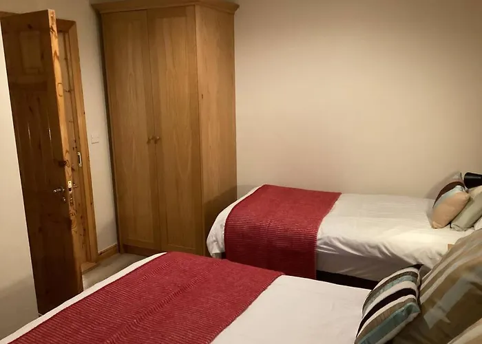 Retreats Abbys * Roundstone